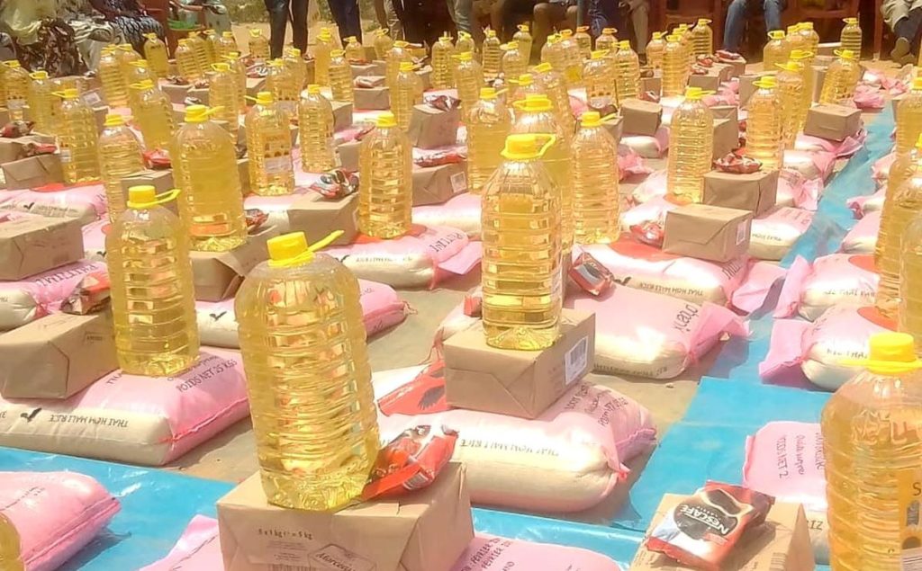 Distribution de denrées alimentaires pour son programme Ndogou 1024x635 - Touba / Aide alimentaire : Une centaine de sacs de riz volés, un président de sous-commission viré