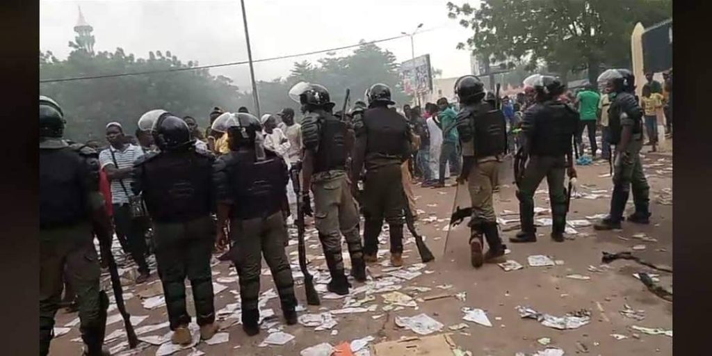 FB IMG 1594409555796 1024x512 - MANIFESTATION / Mali : Un mort et plusieurs blessés