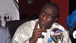Sénégal : Etudiants sanctionnés – Cheikh Oumar Hanne « Les sanctions sont bien méritées. Il n’y a pas d’excuse à leurs actes », selon le ministre de l’enseignement supérieur.
