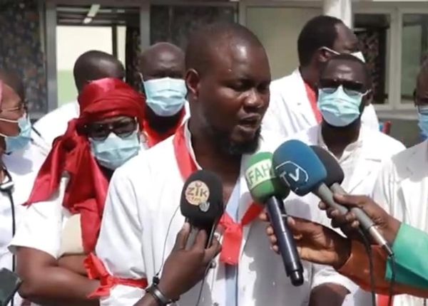 daha ba - Sénégal : Etudiants sanctionnés - Cheikh Oumar Hanne « Les sanctions sont bien méritées. Il n’y a pas d’excuse à leurs actes », selon le ministre de l'enseignement supérieur.