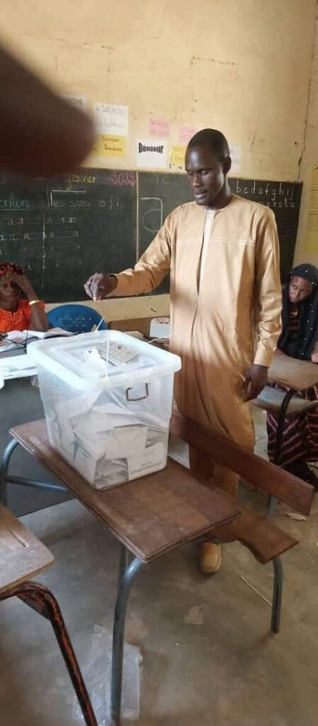 272540883 3033139353614954 2619346065598916509 n 449x1024 - Commune de Taïf: L'excellent maire ,M'baye Tine, reconduit haut la main pour cinq ans .