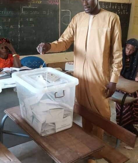 272540883 3033139353614954 2619346065598916509 n 474x560 - Khombole : Mamadou Lamine Gueye candidat Benno Book Yakar remporte les élections avec 3430 voix