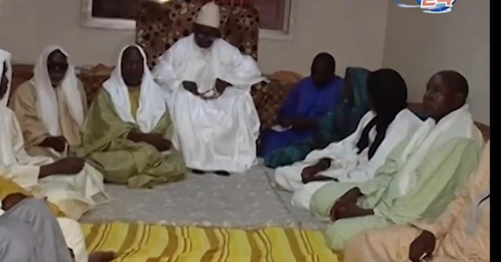 WhatsApp Image 2022 06 13 at 12.16.30 1024x535 - Sénégal- Touba M'backé: Le pére et La famille de Cheikh Abdou Bara Doly M'backé demandent pardon au président Macky Sall.
