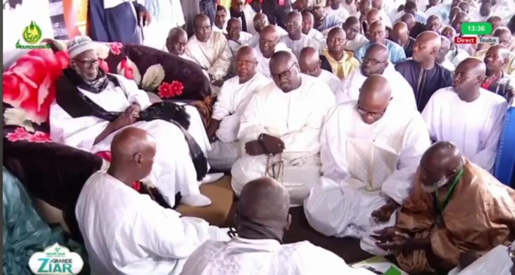 WhatsApp Image 2022 06 25 at 17.25.20 1024x547 - Sénégal- Ziara Hizbut Tarqhiyah - Cheikh Mountakha Bachirou M'backé à Serigne Youssou Diop "Je sais qu'Hizbut Tarqhiyah et son patrimoine appartiennent à Cheikh Ahmadou Bamba et j'en suis conscient et rassuré ".
