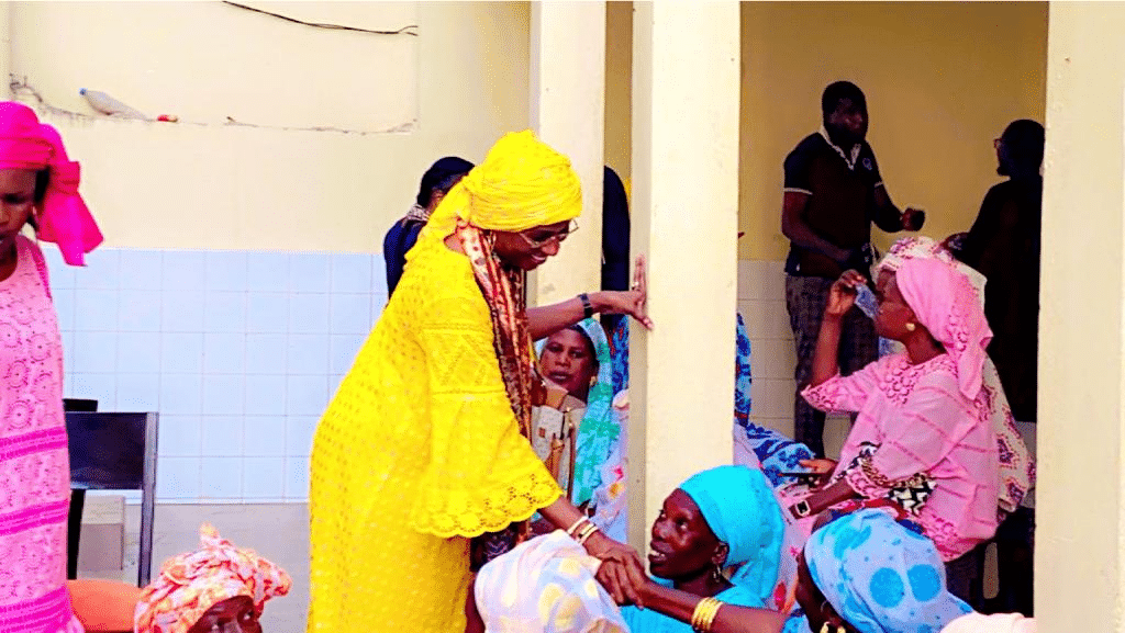 image 28 - Sénégal - Touba : Amy M'backé ratisse large pour Macky Sall et offre trois billets pour la Mecque .