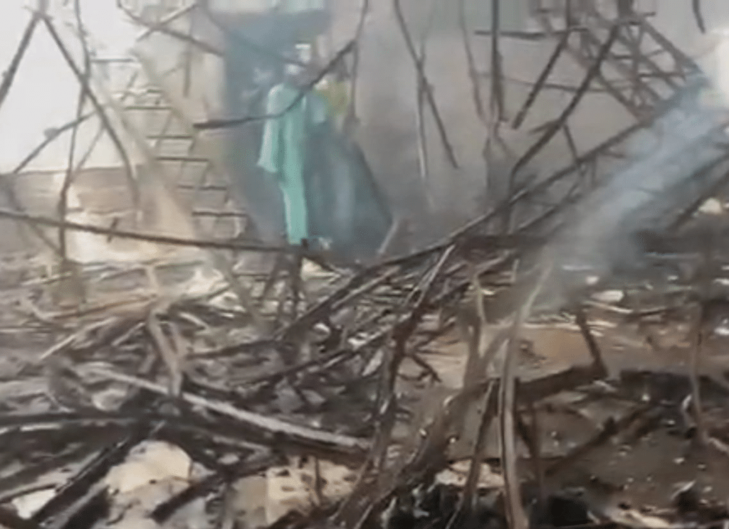 image 7 1024x743 - Sénégal - Touba- La chaîne de télévision hizbut tarqhiyyah réduit en cendres par un violent incendie .(Photos).