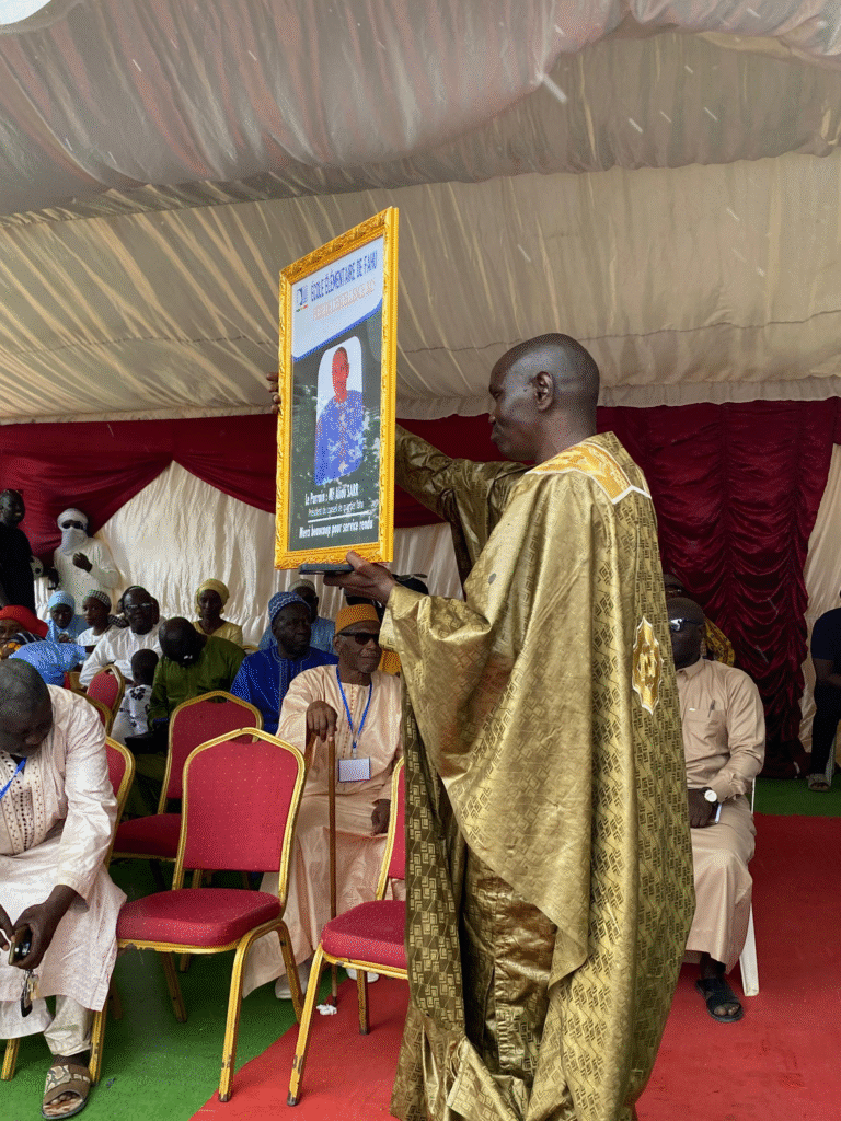 image 40 768x1024 - 🎓✨Thiés : Le quartier,  FAHU 2 Thiès , célèbre l’excellence scolaire : Aliou Sarr, un parrain inspirant pour la jeunesse
