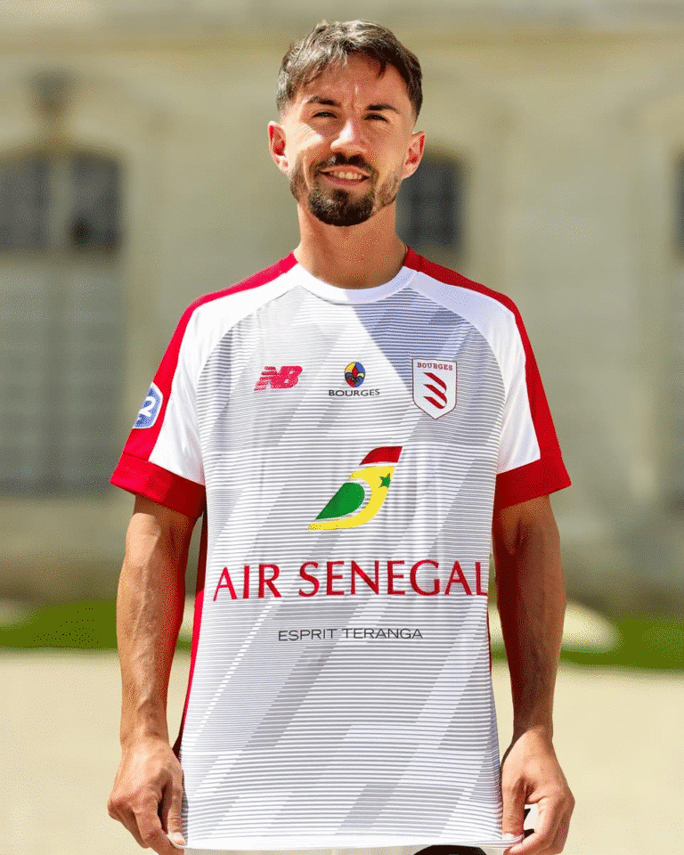image 30 768x960 - 🟢 FC Bourges de Sadio Mané : Air Sénégal devient sponsor officiel du club français