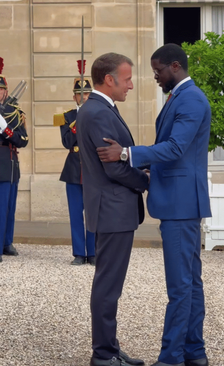 image 9 768x1255 - Paris secoué : Diomaye et Macron redessinent la relation France–Sénégal
